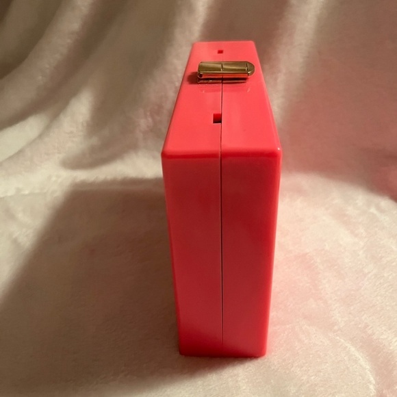 NWOT Vibrant pink hard plastic clutch with chain strap - Picture 2 of 7